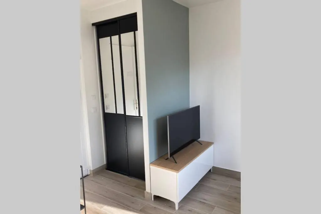 Apartment Appartement Cosy Proche Rer Et Centre Ville Le Plessis-Robinson